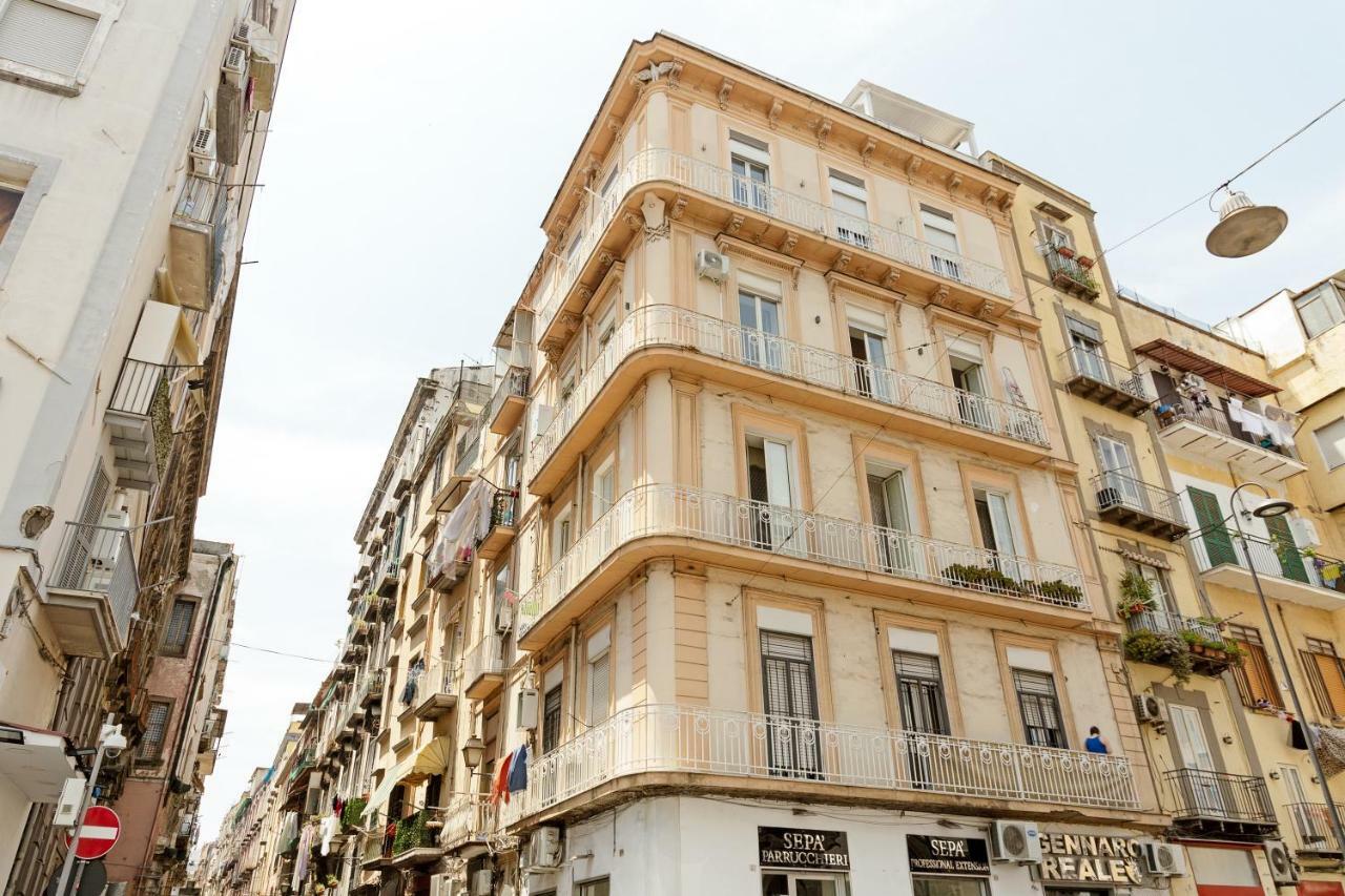 Napoli Suite Caravaggio Apartment Bagian luar foto