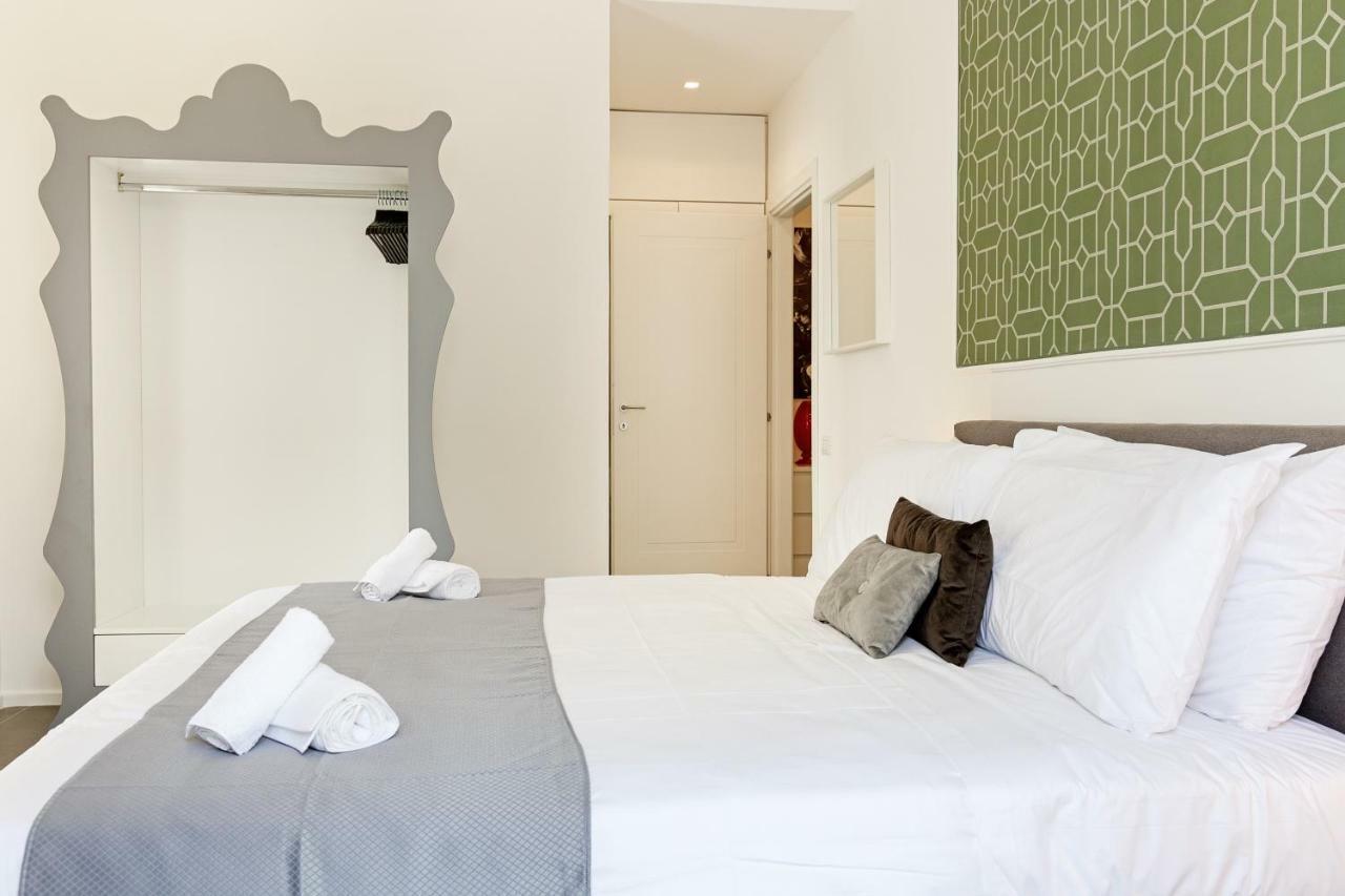 Napoli Suite Caravaggio Apartment Bagian luar foto